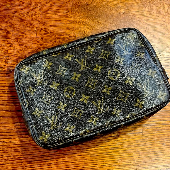 🤎LOUIS VUITTON MONOGRAM TROUSSE TOILETTE 23🤎 - Picture 1 of 10